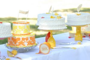 Wine-glass-to-make-a-cake-stand