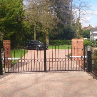 How Automatic Gates Can Make Your Home Safer and Complete