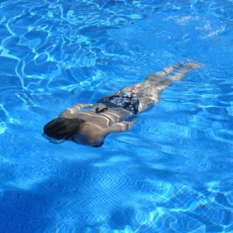 3 Smart Ways To Reduce Chlorine Levels In Your Pool For A Safer And Healthier Swim