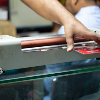 Choosing The Perfect Laminator Machines | A Buyer’s Guide